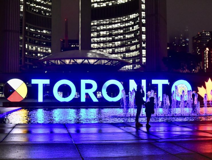 Toronto - Nathan Phillips Square at night